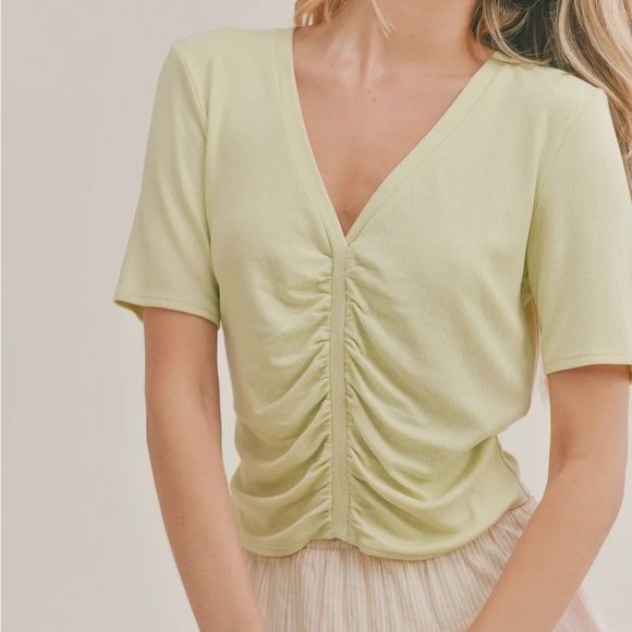 NEW Sadie & Sage- Ruched Top - Picture 3 of 8